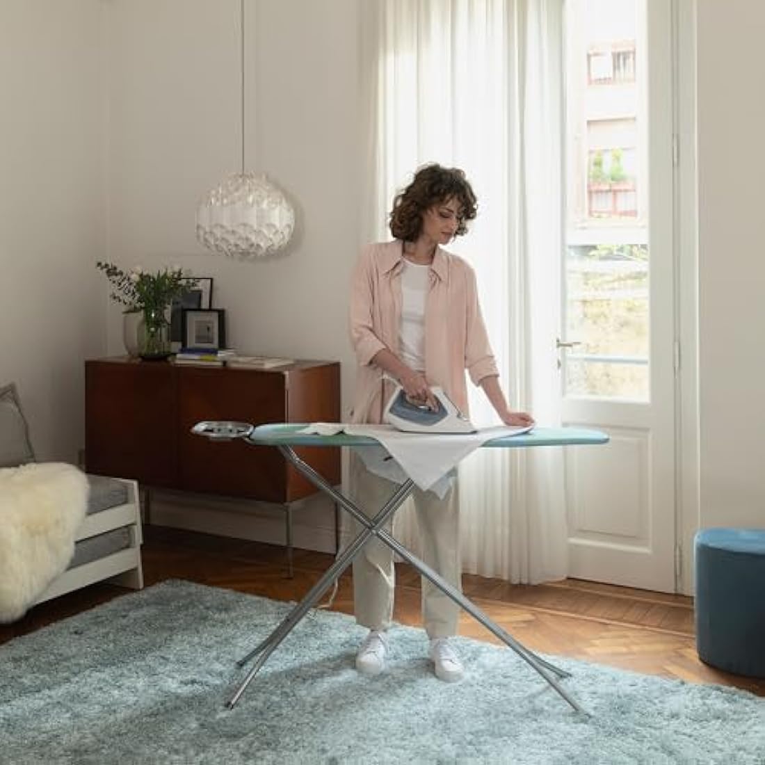 Vileda Smart Ironing Board, Blue, 114 cm long x 34 cm wide x 75-91 cm high