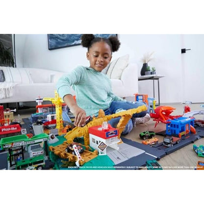Hot Wheels City Toy Track Set, Downtown Express Car Wash Playset with 1:64 Scale Vehicle, Foam Roller & Drying Flaps, HDR27