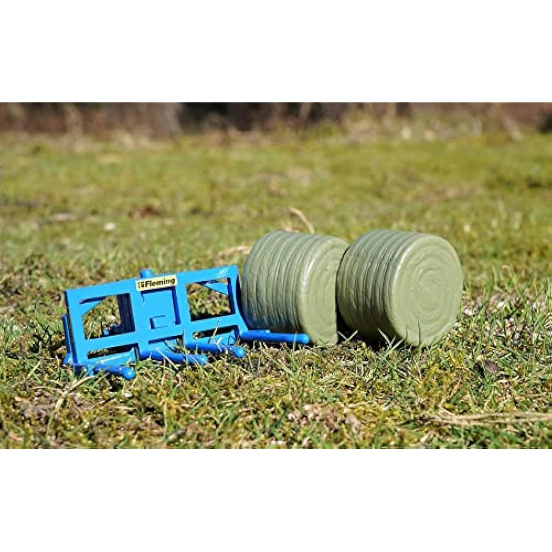 Britains 1:32 Fleming Bale Lifter, Tractor Toy Accessories, Compatible with 1:32 Scale Tractors, Farm Animals and Toys, Suitable for Collectors and Children from 3 Years