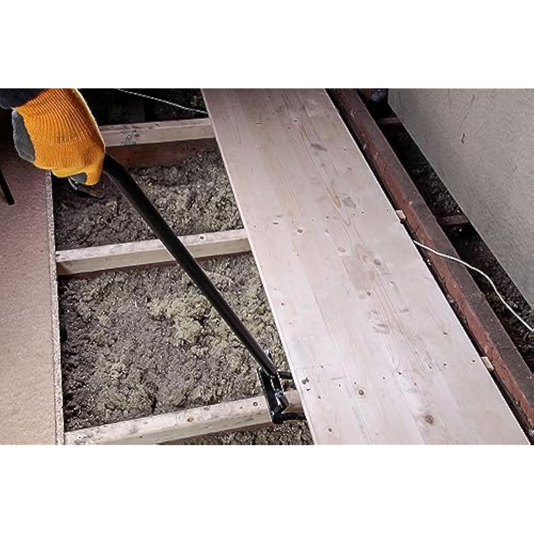 Roughneck Gorilla ROU64640 Demolition & Lifting Bar Tool - Heavy-Duty Prying Tool for Ripping & Lifting Floorboards, Beams