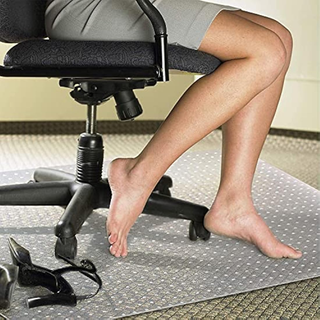 Kuyal 75x120cm Carpet Chair Mat PVC Home Office Chair Mat for Low and No Pile Carpeted Floors, Clear, Studded, BPA Free