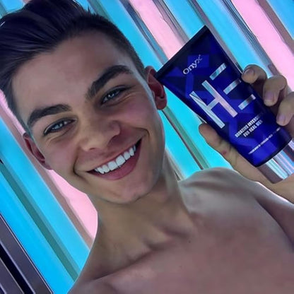 Onyx HE Sunbed Cream for Men | Tanning Accelerator for Indoor & Outdoor Use | Light, Streak-Free Formula for Rapid, Dark Results | Hydrating Lotion to Enhance Tan and Highlight Muscle Definition