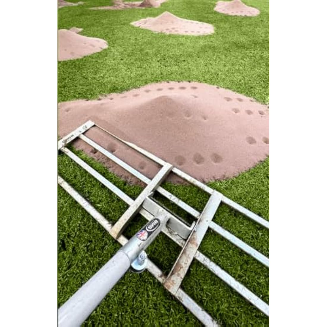 British Manufacturing Solutions 38" wide Stainless Steel Levelawn Lute: Premium levelling rake for top dressing, seeding, soil/sand. Luxury full-length heavy-duty aluminium handle. (38"wide)
