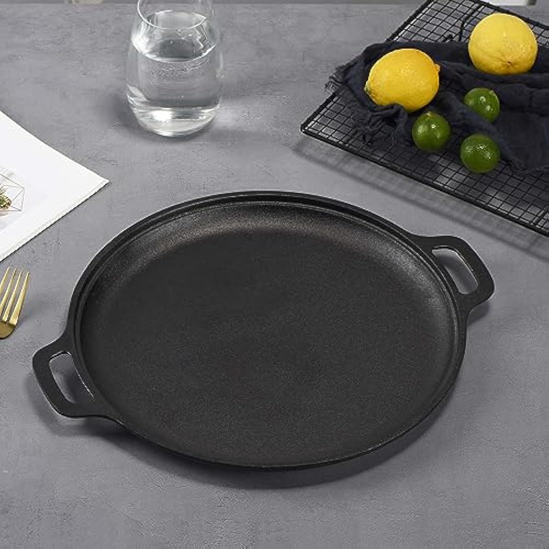 Cast Iron Skillet Pan, Pre-Seasoned Round Griddle Pan for Pancakes, BBQ, Pizza Pan with Handles (31 cm)