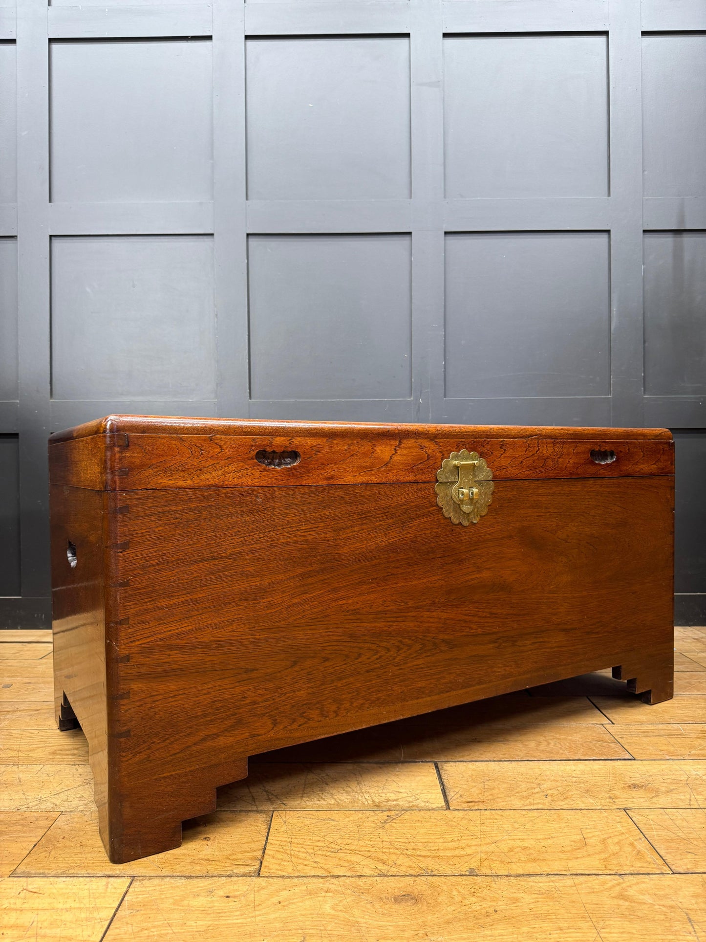 Chinese Camphor Wood Blanket Box Trunk Chest Coffee Table Lockable Storage