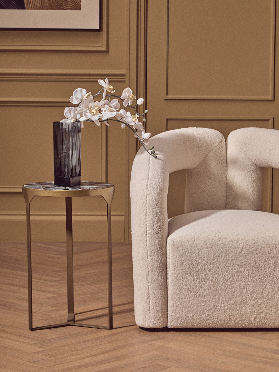 Round Polished Blue Agate Side Table with Gold Intersecting Legs | Vizzini