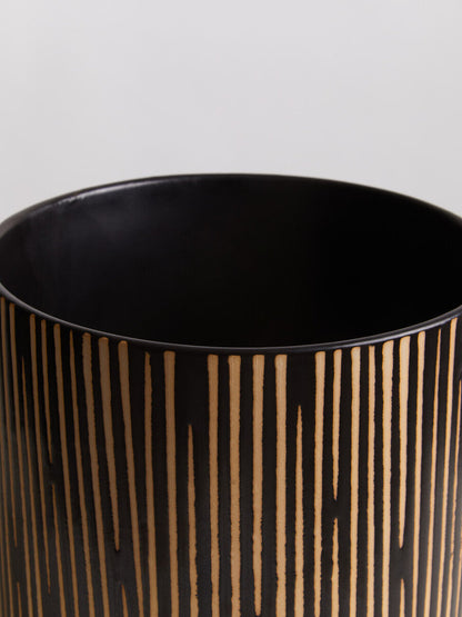 Kiso Small Black and Cream Finish Planter