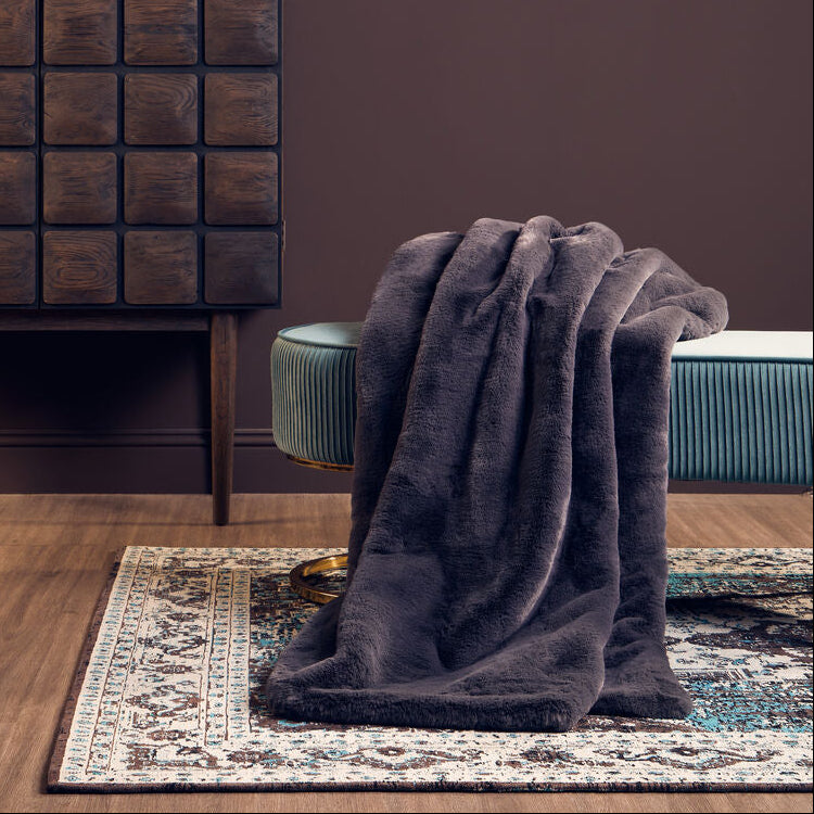 Bosie Grey Faux Fur Throw | Lamina