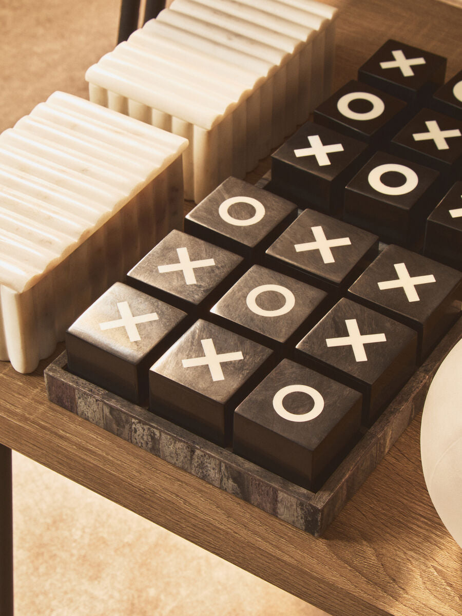 Churchill Games Black and White Noughts and Crosses