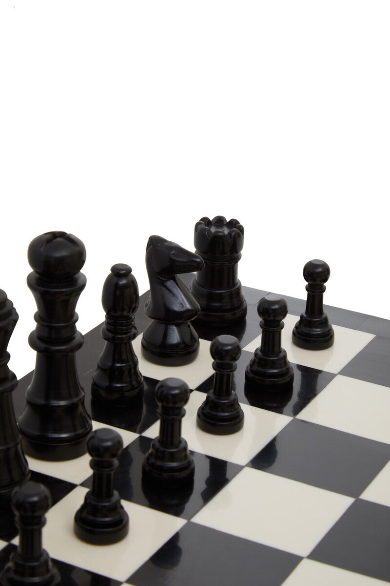 Churchill Games Black and White Chess Set