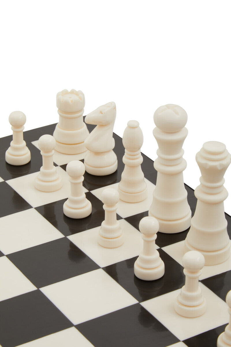 Churchill Games Black and White Chess Set