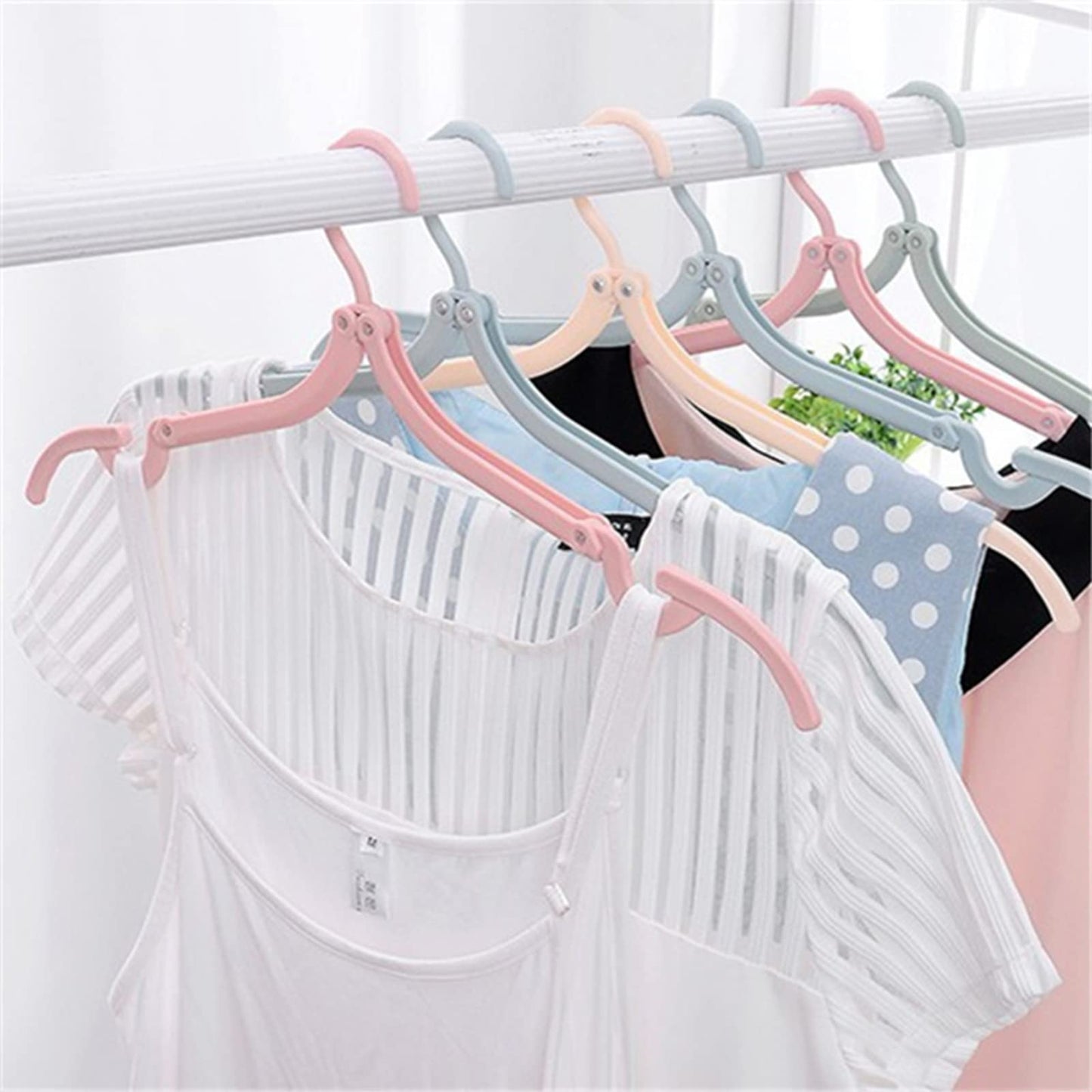 8pcs Folding Clothes Hangers, LOMYLM 4 Colors Travel Hangers Foldable