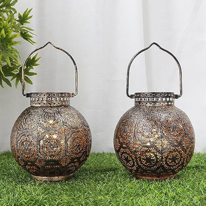 TRIROCKS Set of 2 Moroccan Style Metal Table Lamp 18 cm H Battery Powered Cordless Lanterns with LED Fairy Lights Bulb Perfect for Home Living Room Parties Tabletop Indoors (Brown)