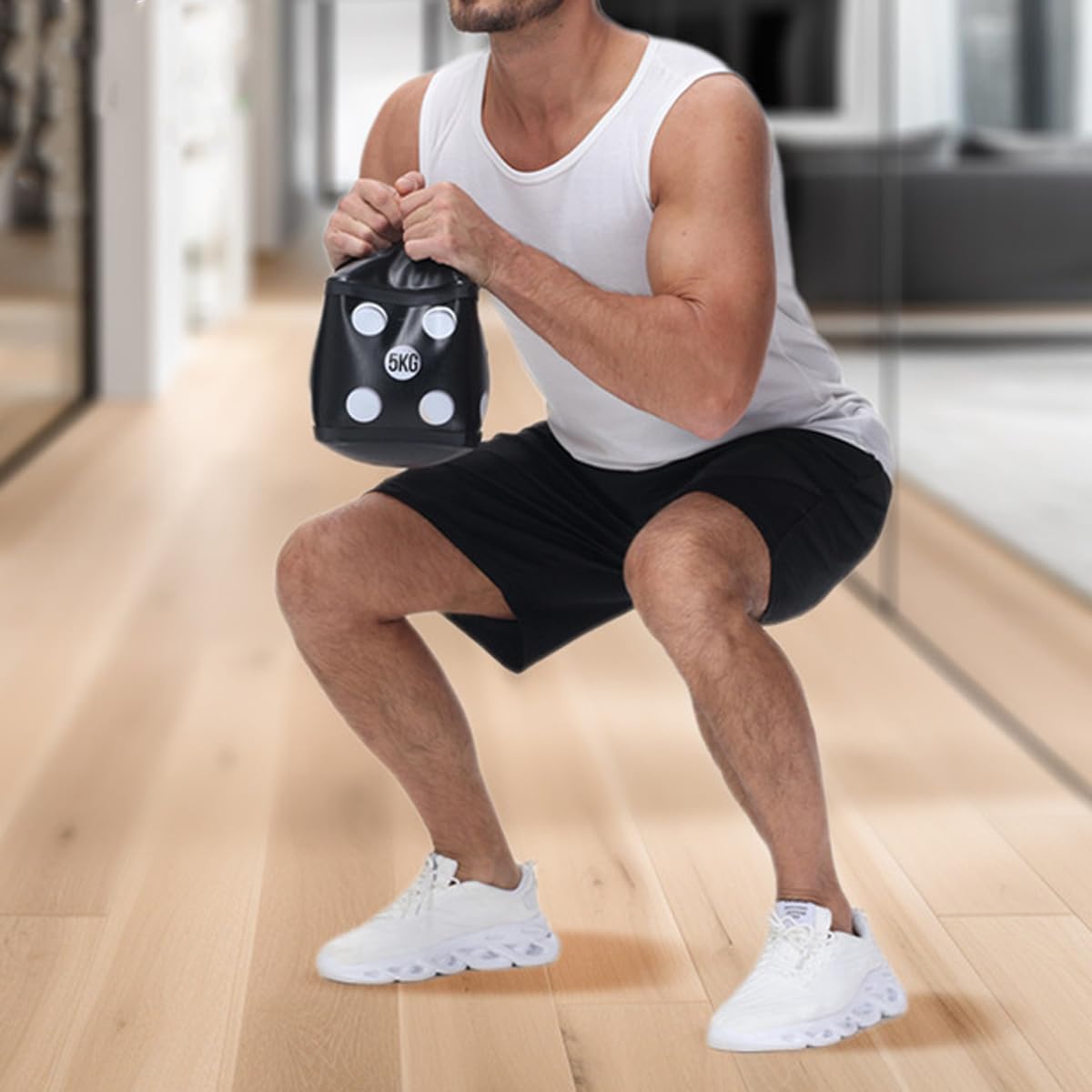 VOANZO Adjustable Travel Kettlebell Set 5kg Water-Filled Kettlebell for Strength and Core Training Portable and Easy to Store Black