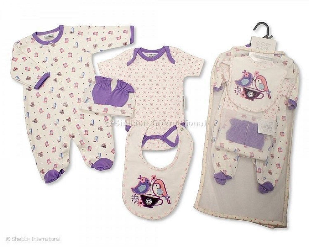 Nursery Time NT0671 Fantastic cotton 5 piece Layette Gift Set. Unisex set for ages Newborn, 0-3 months, 3-6 months