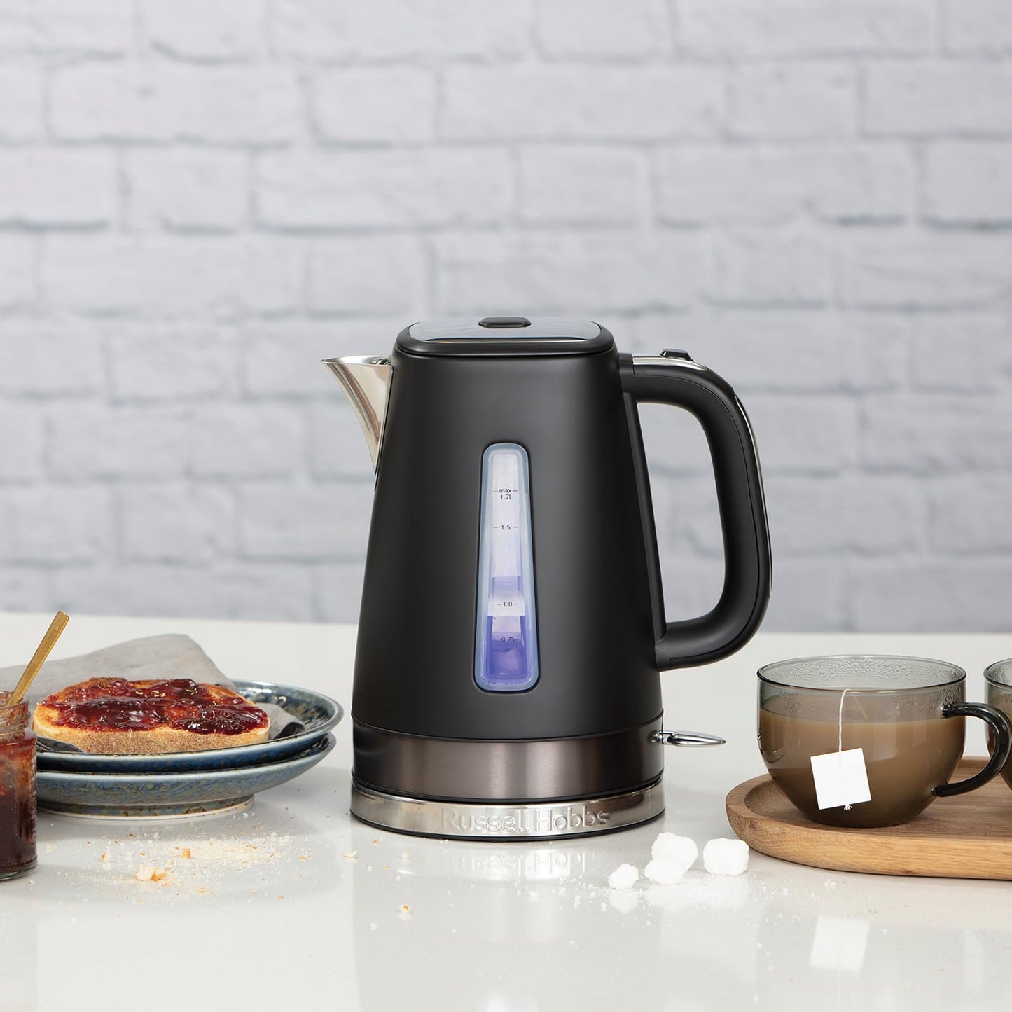 Russell Hobbs Electric Kettle (1.7L, Stainless steel with matte design, Rapid boil, Removable anti-scale filter, Water level indicator, Perfect pour,