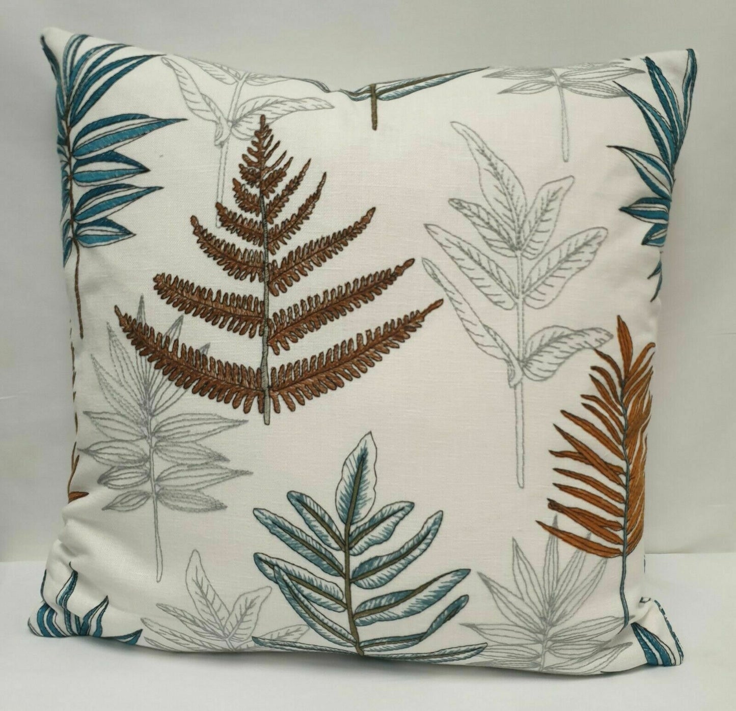 iLiv Seychelles Lagoon 18" / 45cm Cushion Cover