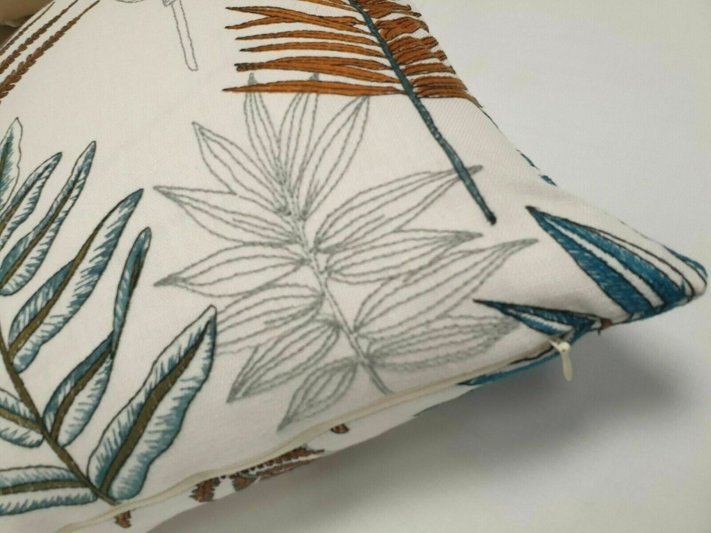 iLiv Seychelles Lagoon 18" / 45cm Cushion Cover