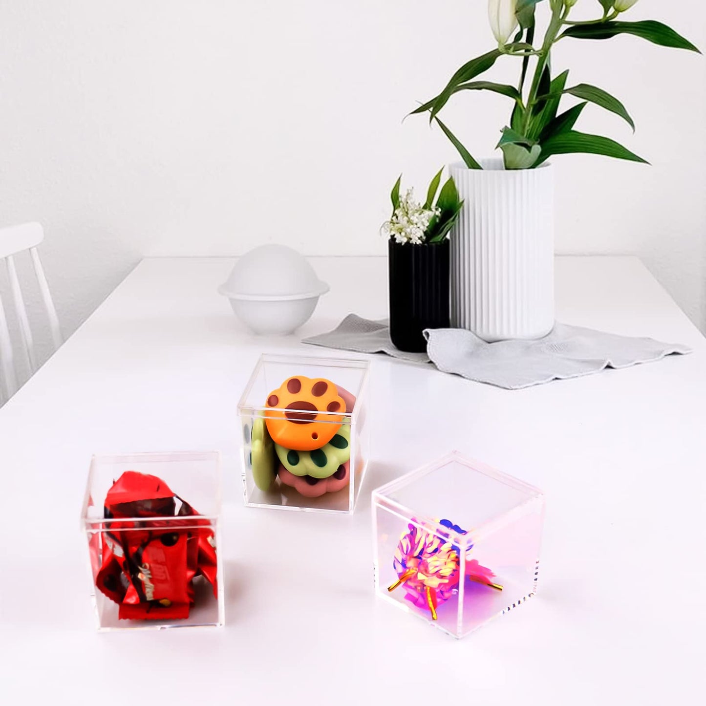 Lomgwumy Acrylic Box with Lid Small, Pack of 4, Durable, with Lid, Acrylic Square Container is Suitable for Storing Candy, Small Accessories