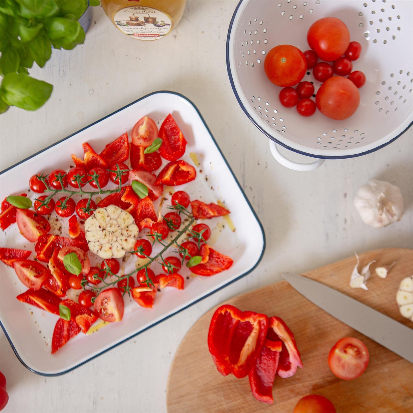 34cm x 26cm White Rectangle Enamel Hot Dog / Baking Tray