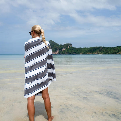 Aston & Arden Arkwright LLC Oversized Beach Towel - 100% Ring Spun Cotton, 600 GSM Soft Quick Dry Bath Towels Perfect for Hotel Pool and Bathroom Tub