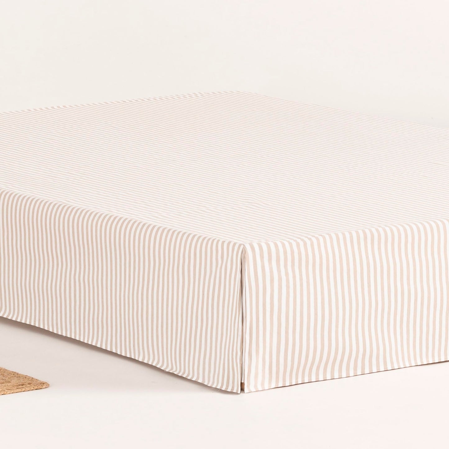 Bed Cover 180 x 190 / 200 cm Bed Base Cover 180 cm – Beige Stripes