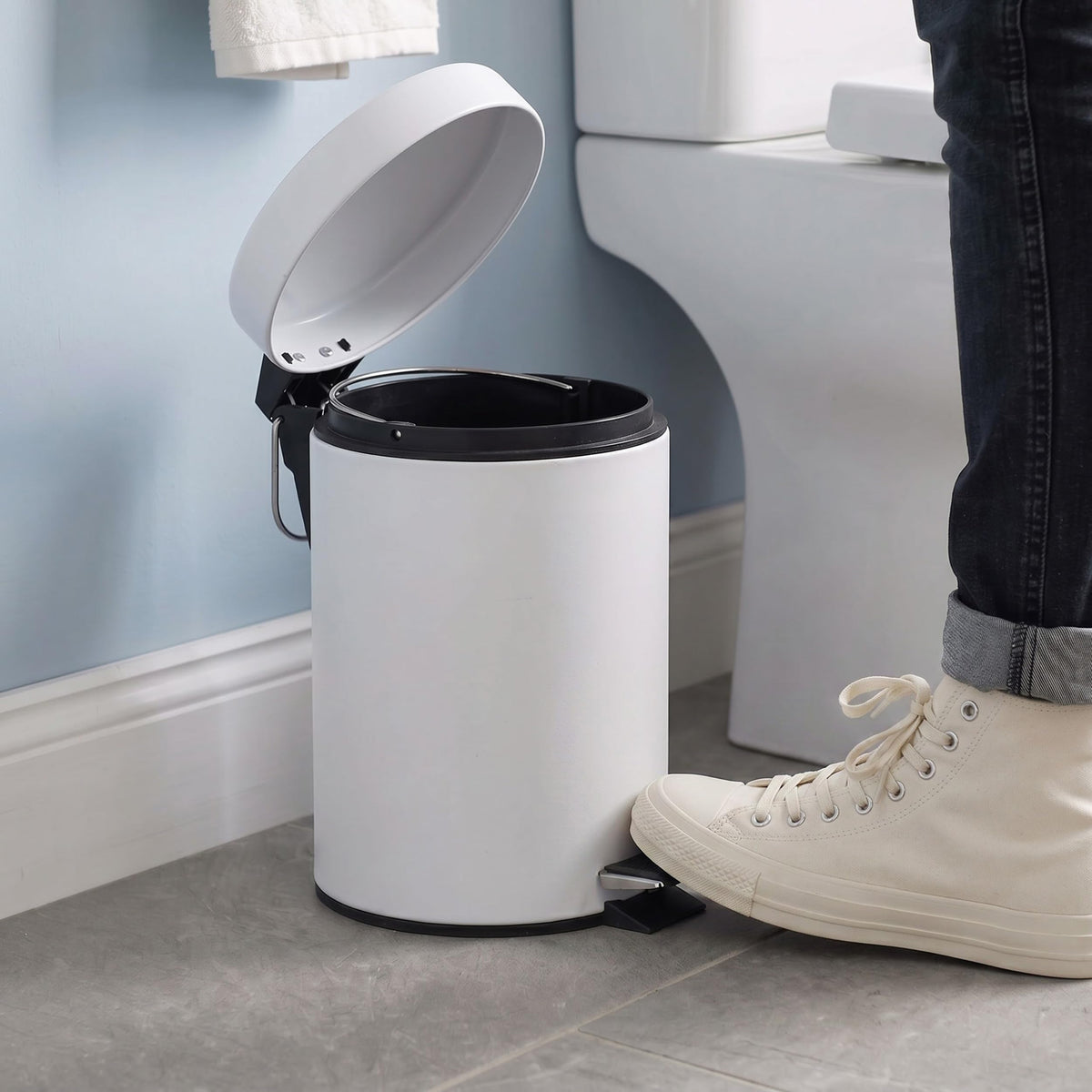 Beldray Soft Close Pedal Bin 3L, Round Bathroom Waste Bin, White