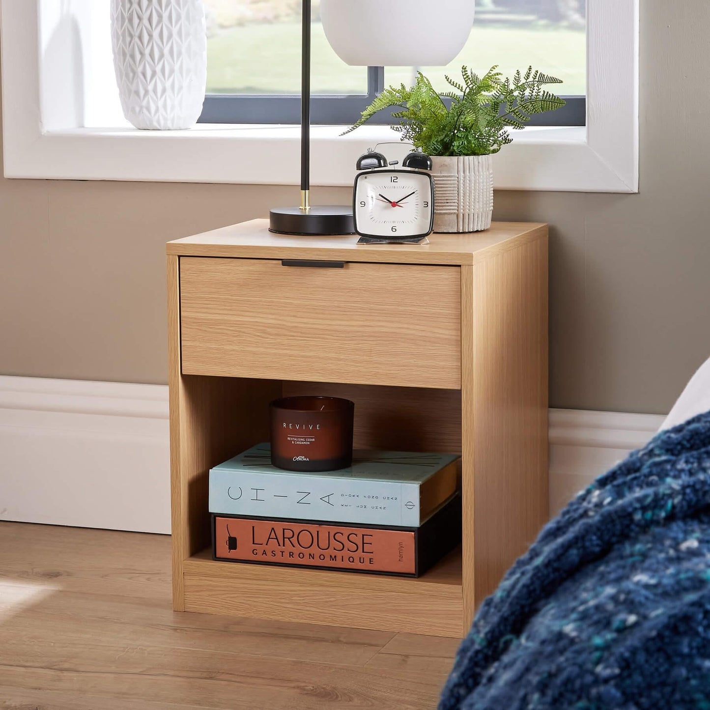 Home Source Bedside Cabinet Lamp Side Table, Oak, 1 Drawer, Spacious Top, Engineered Wood