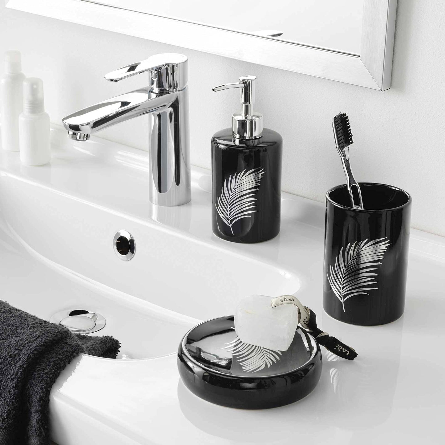douceur d'intérieur, Soap Dispenser (Diameter 7.3 x 17.8 cm) Orbella Black/Silver, Ceramic Printed Silver