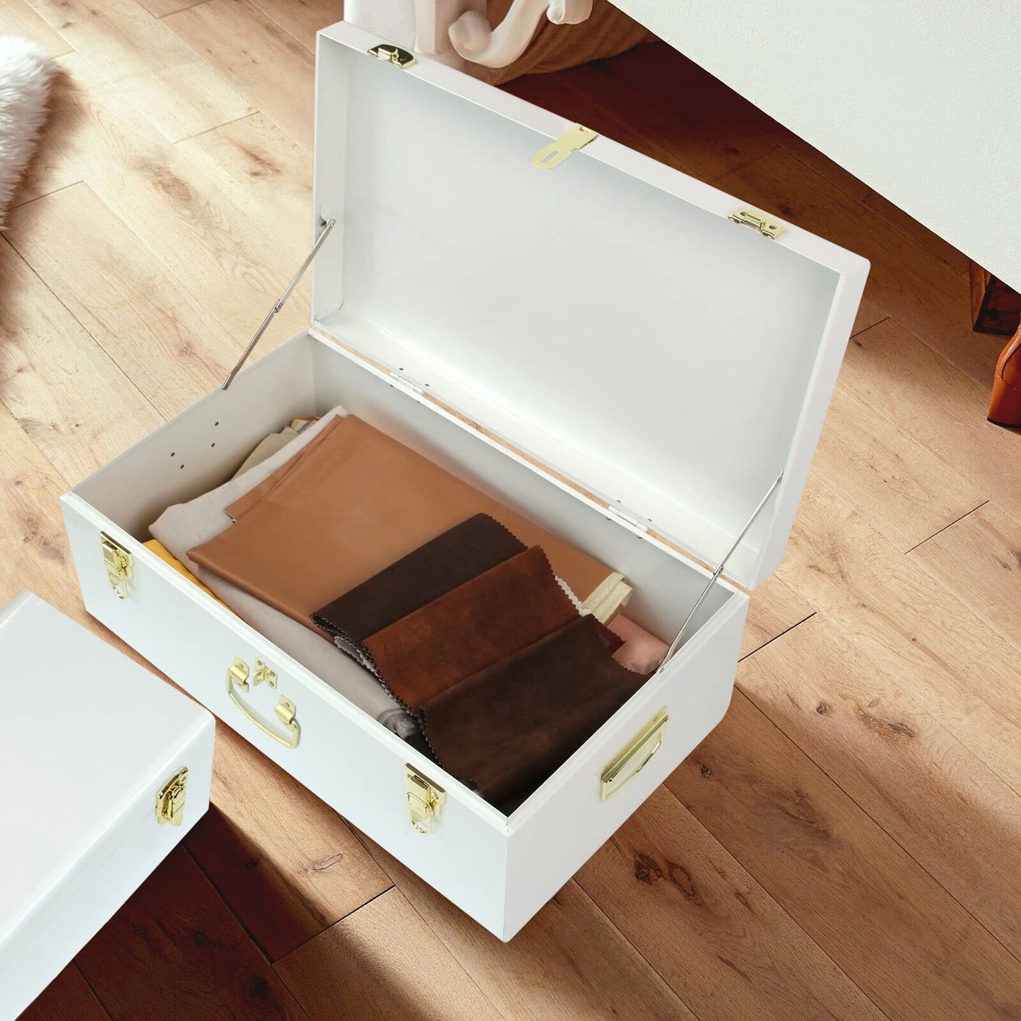 HofferRuffer Metal Storage Trunk with Lockable Lid & Handles, 52.1 × 26.2 × 20.1 cm Heavy Duty Storage Chest for Bedroom, Living Room, Bedding