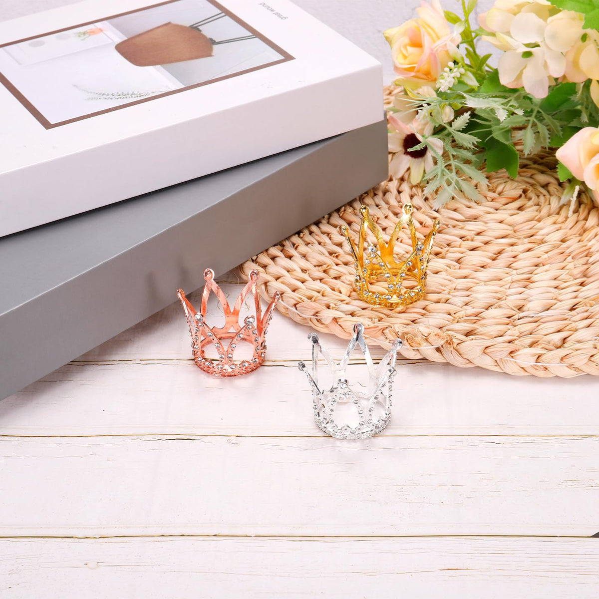 sourcing map Alloy Crystal Ball Display Holder Egg Stand Multiple Diamonds Silver Light Luxury Crown Shape 2PCS