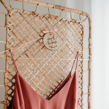 Wooden Wedding Dress Hanger Tag for Bride/Bridesmaid/Flower Girl/Maid of Honour/Mother of the Bride/Groom (Maid of Honour)