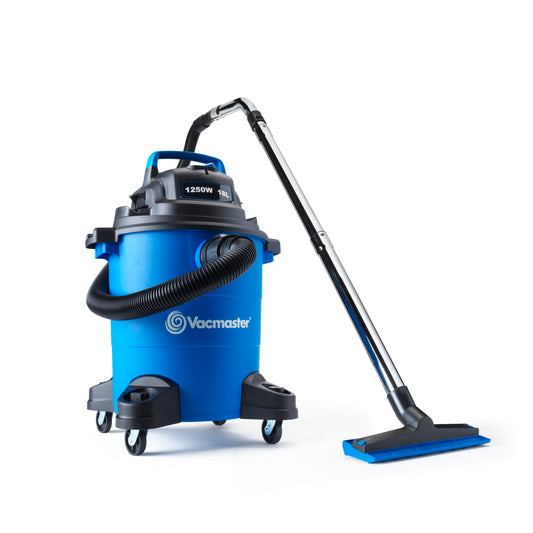 Vacmaster WD 18 Garden & Artificial Grass Cleaner, Outdoor Wet & Dry Vacuum For Cleaning Astroturf, Patio, Decking and Other Outdoor Areas, 1250W, 18