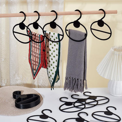 AHANDMAKER 50Pcs Black Oval Plastic Scarf Display Storage Hangers