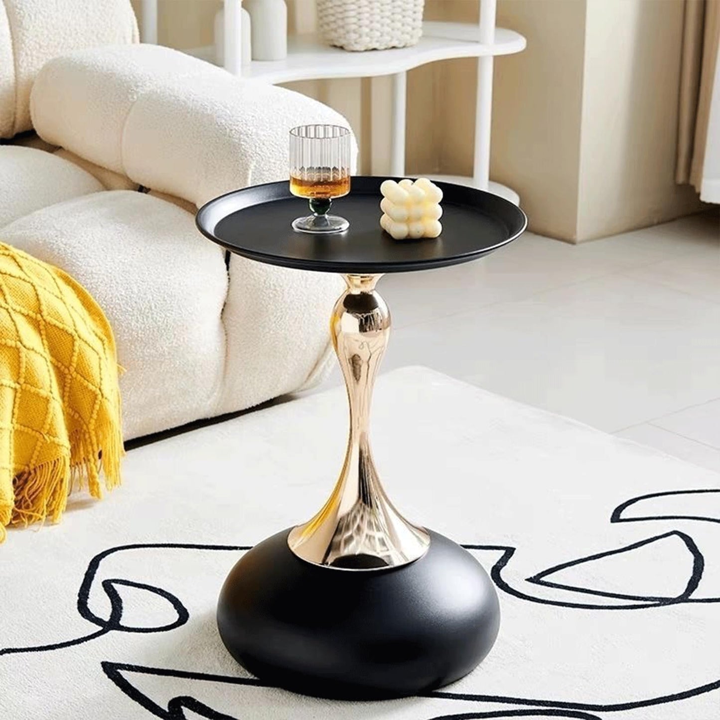 Modern Round Side Table with Gold Pedestal Base, Black Metal Top, Accent End Table for Living Room (黑色)