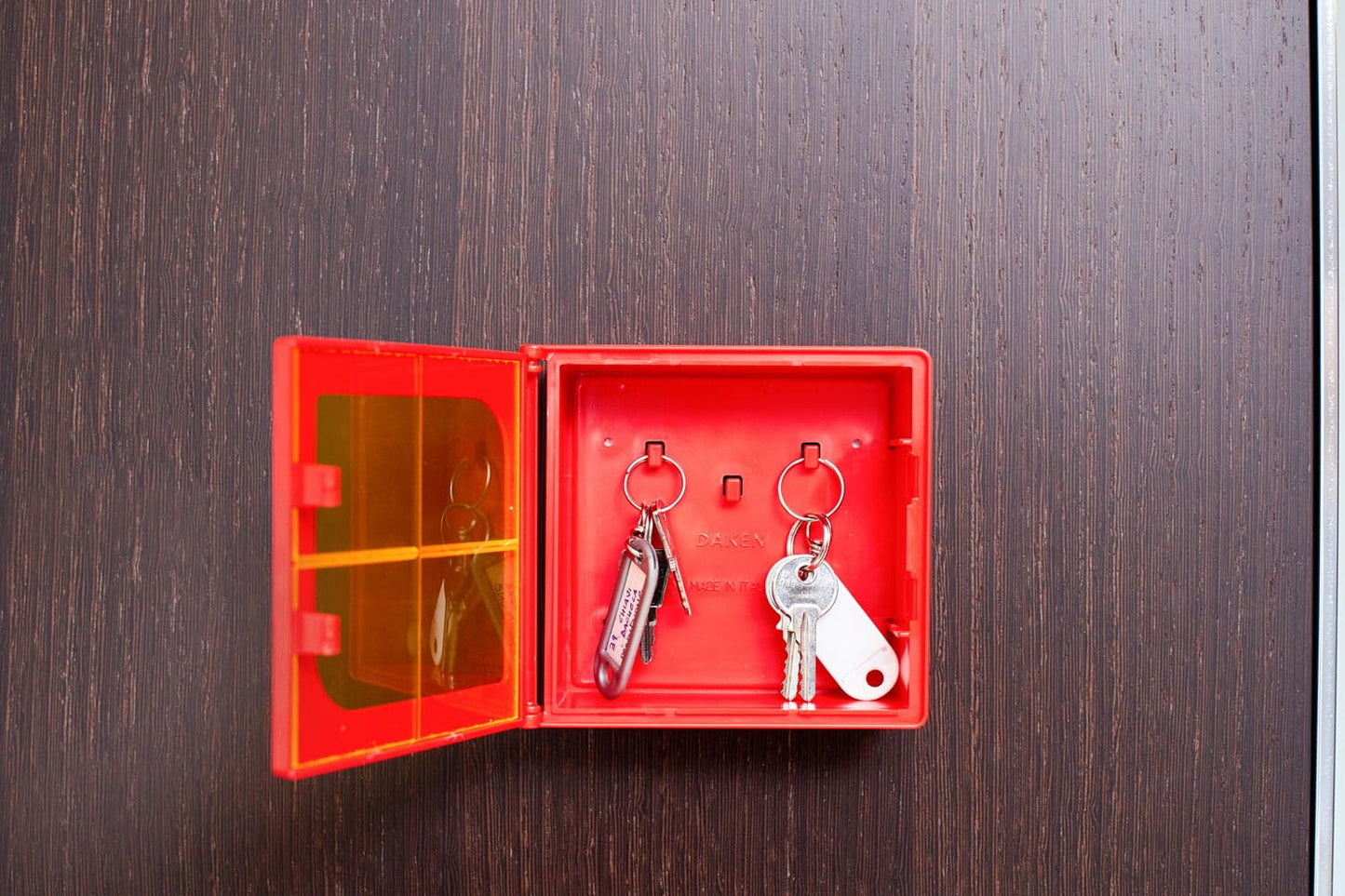 notlok Safety Work - Emergency Key Box Made of ABS Plastic | 13.5 x 12.5 x 4.5 cm | With Easily Fragile Disc for Emergencies