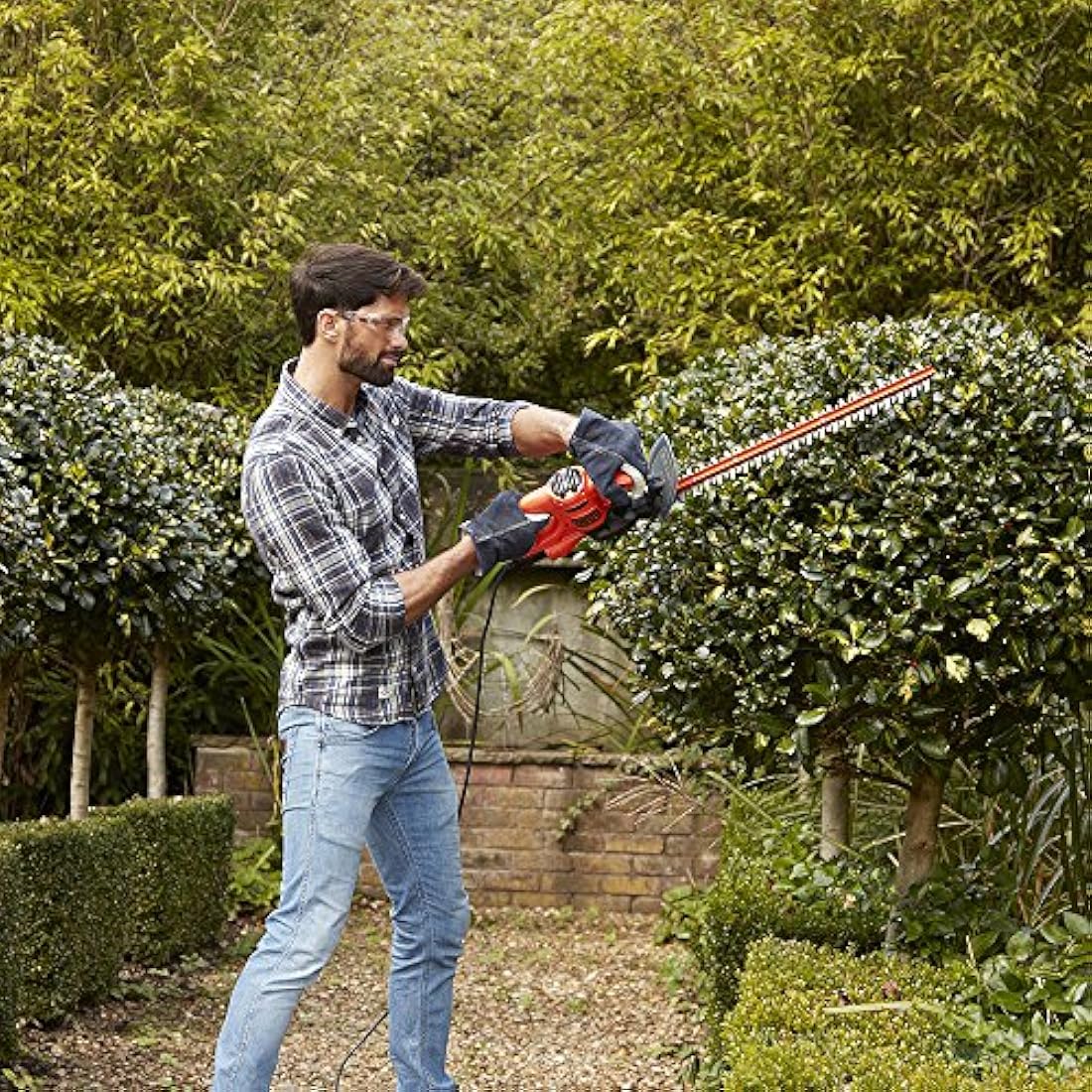 BLACK + DECKER BEHT201-GB Hedge Trimmer, 240 V, Black, 45 cm