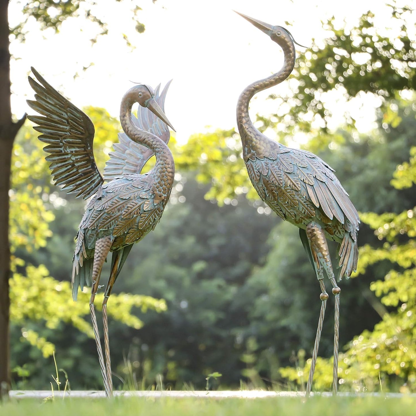 TERESA'S COLLECTIONS Large Garden Ornaments Outdoor, Gifts for Women, 2pcs Lifelike Metal Heron Garden Statues, Standing Heron Deterrant for Ponds,