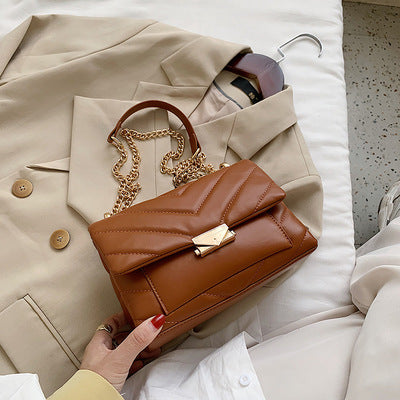 Fashionable embroidered thread bag