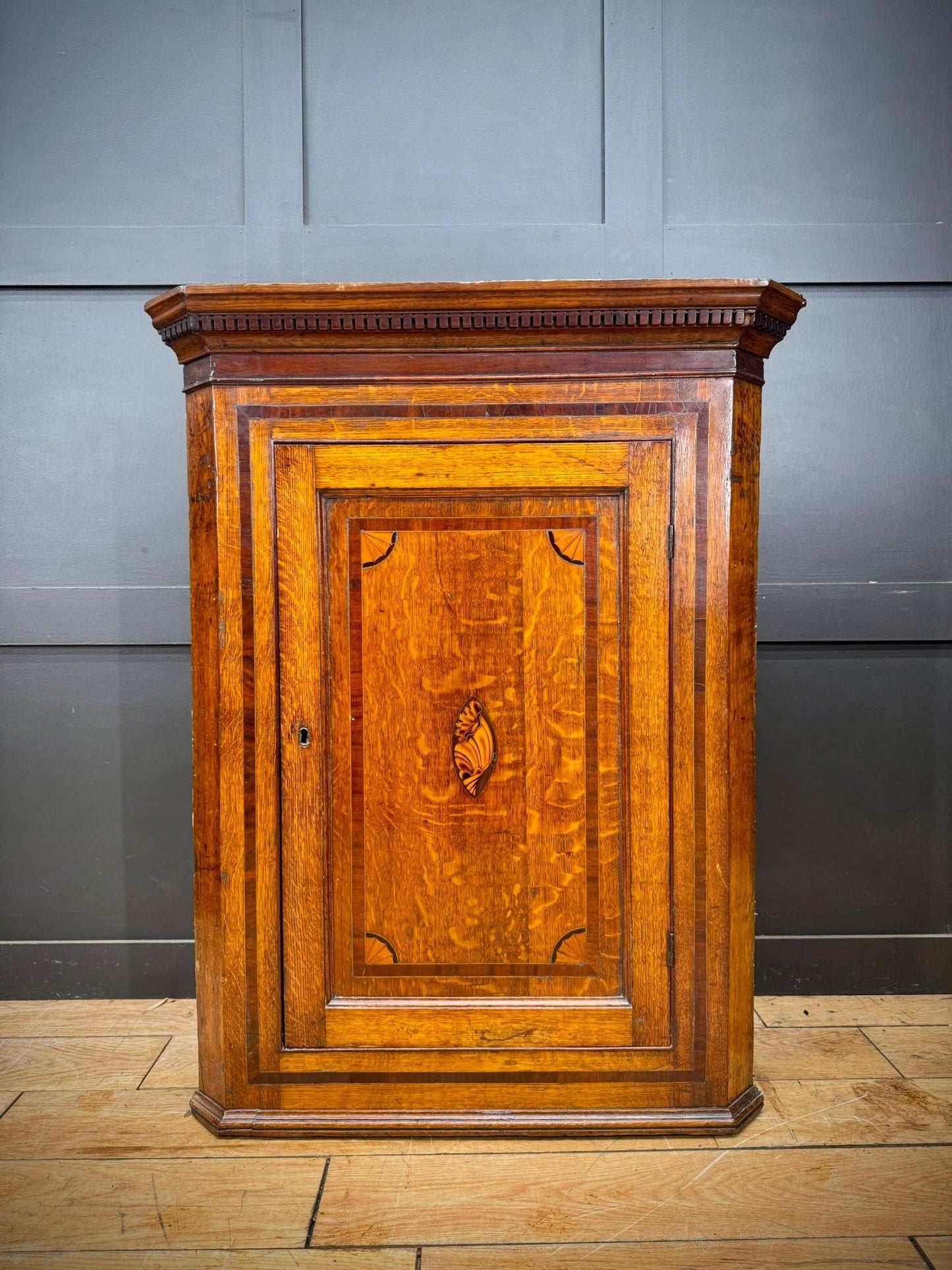 Georgian Oak Wall Corner Cupboard / Hanging Corner Cabinet / Hall Storage