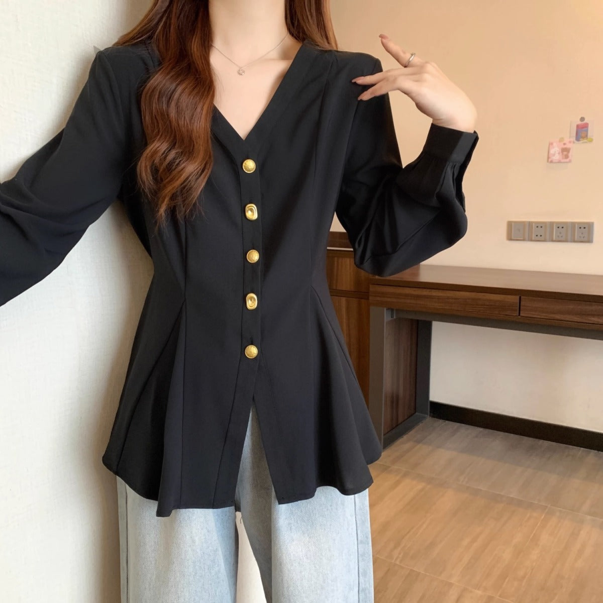 Stylish And Versatile Button-down Commuter Shirt