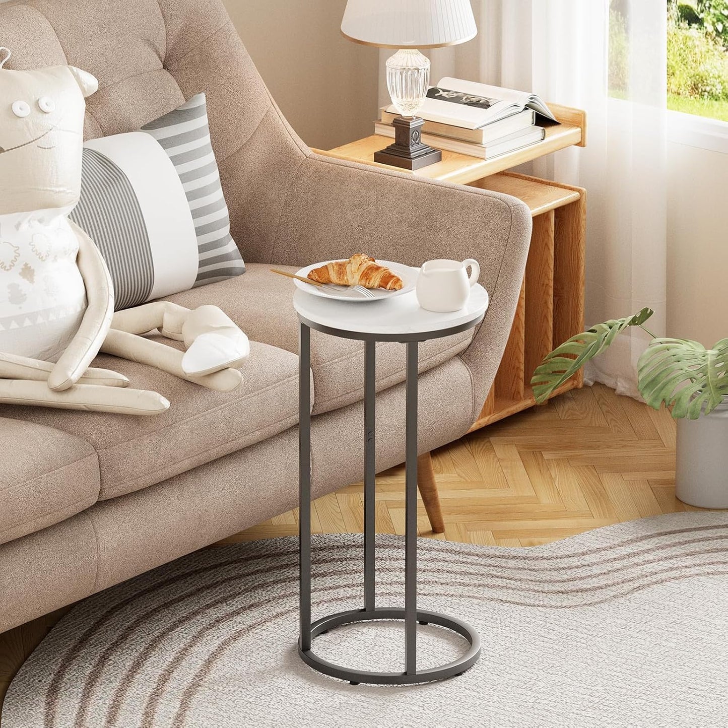 C Shaped End Table, Round Side Table, SofaTable, CoffeeTable Under Sofa, Small Couch Snack Tables, Bedside Tables with Metal Frame for Living Room