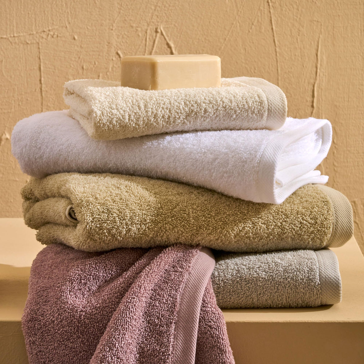 NELLA BIAGINI Minerva Bath Towel and Bidet Set, 100% Cotton Towel, 420 g/m², 110 x 60 cm + 60 x 40 cm, Soft, Absorbent, Plain