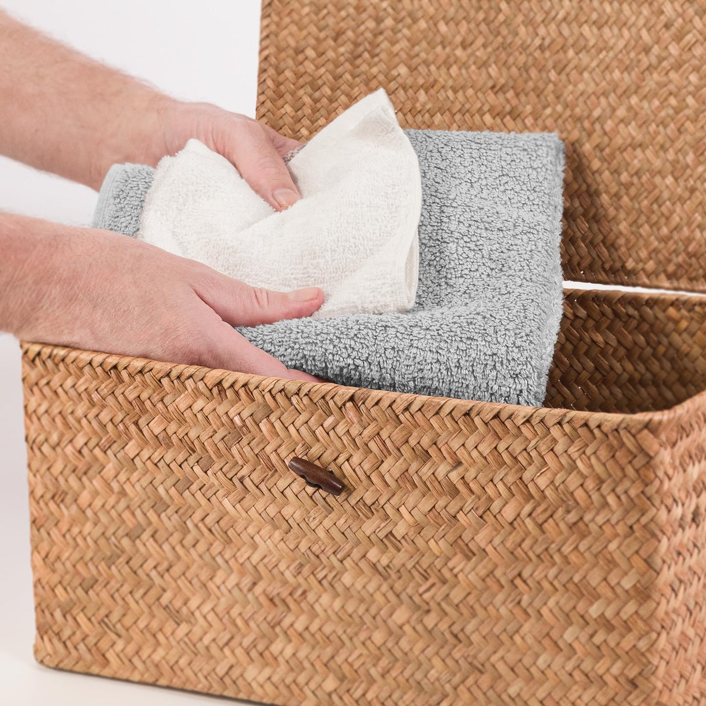 Woodluv Set of 3 Seagrass Storage Box with Lid, Lightweight Woven Basket for Shelves, Lidded Organiser Hamper Baskets, Brown