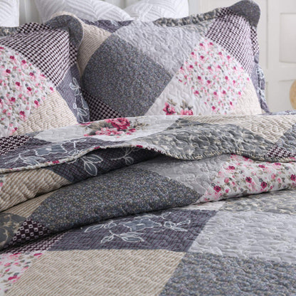 Qucover Bedspread Super King Size Lightweight Soft Microfiber Reversible Patchwork Quilted Bedspread, Elegant Rose Floral and Grey Checked Pattern