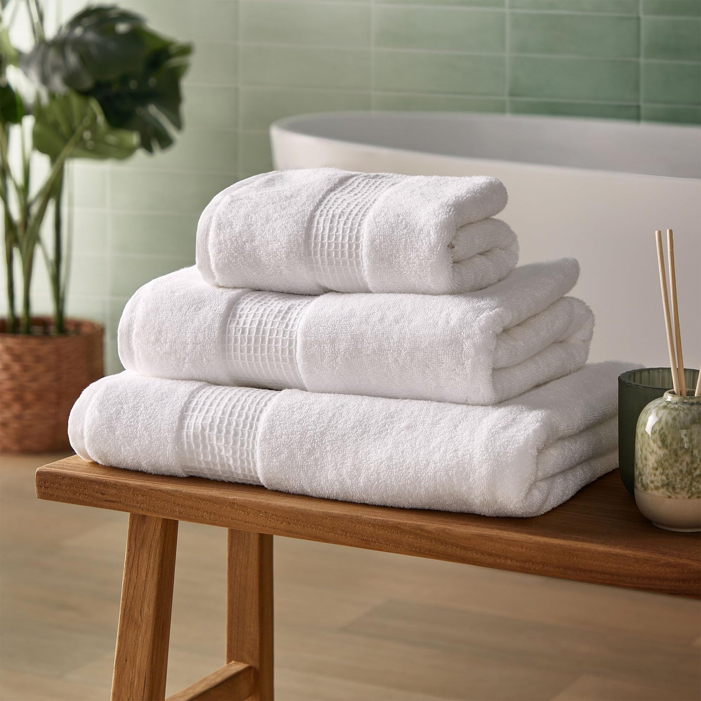 Silentnight Luxury Cotton Bath Towel - Luxuriously Soft & Super Absorbent Deep Pile Towel - 100% Cotton BCI - Textured Waffle Border Bath Towel - 130