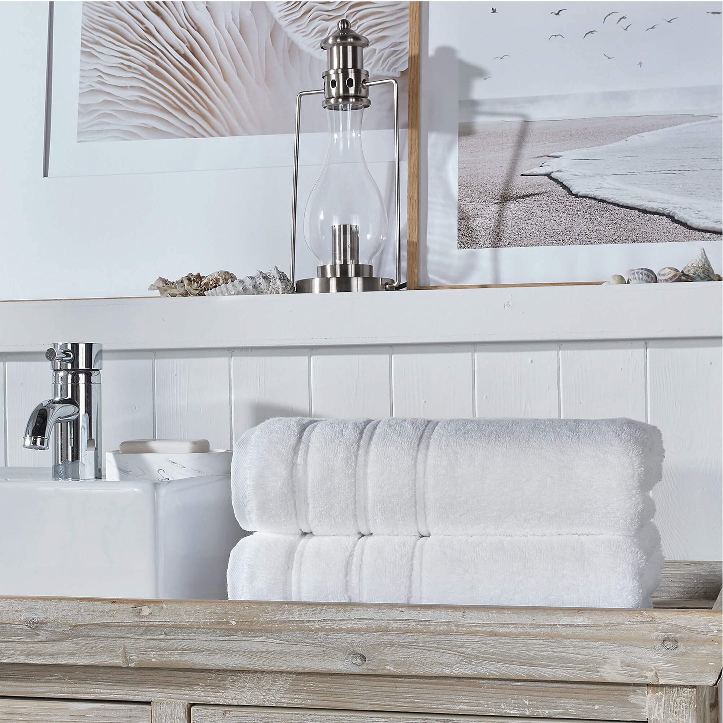 Christy Antalya Large Bath Towels | Set of 2 | 100% Turkish Cotton | 600GSM | Soft Plush Luxury Towel Set | 70cm x 125cm | Quick Dry | White