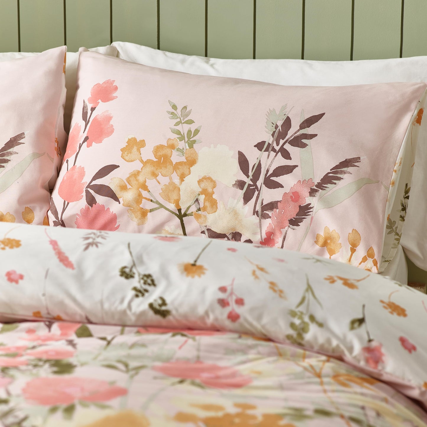 Catherine Lansfield Countryside Floral Reversible Super King Duvet Cover Set with Pillowcases Pink