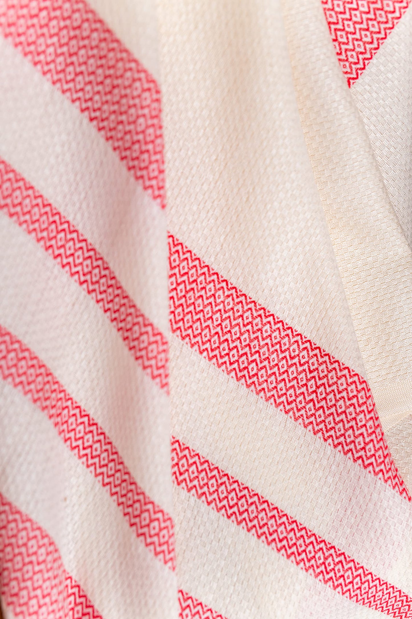 Questo Casa 100% Cotton Peshtemal, Turkish Towel, Fouta Pestemal Hammam Towel, Beach and Bath Towel, Lightweight, Soft and Absorbent, 90x180 Cm