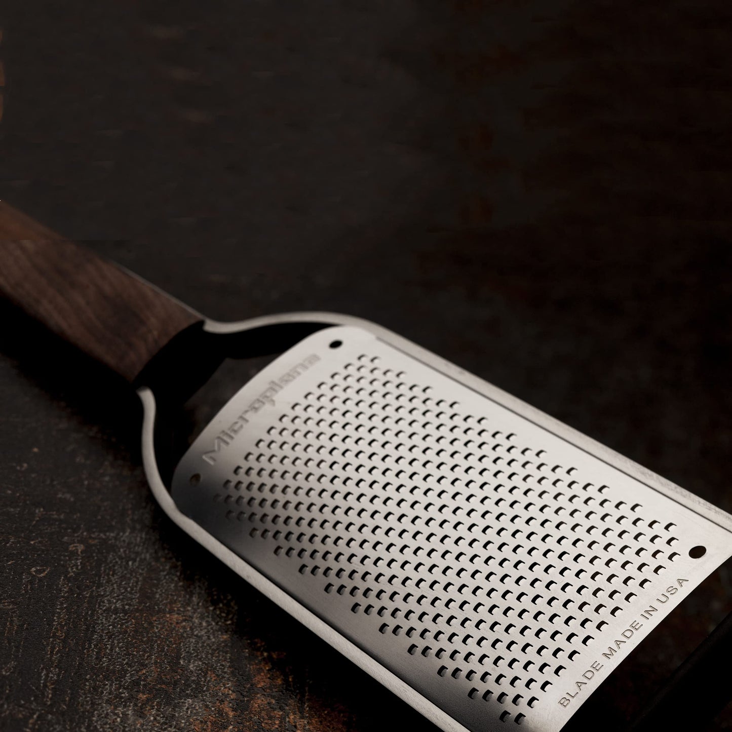 Microplane Kitchen grater Fine for hard cheese, citrus fruits, garlic, chili, cinnamon and nutmeg with stainless steel blades - Made in USA